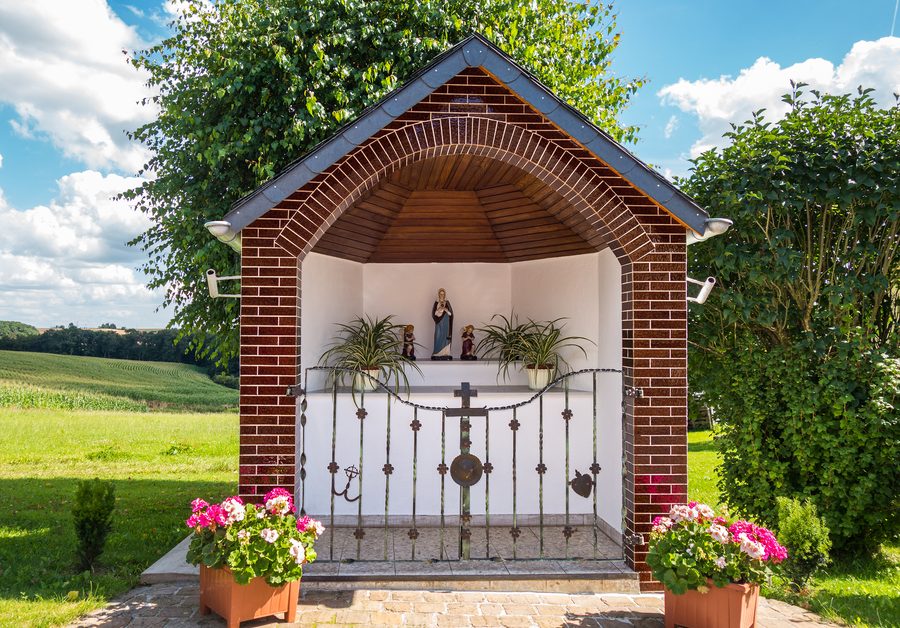 Wayside chapel in Ammeldingen an der Our on the Chapel Path