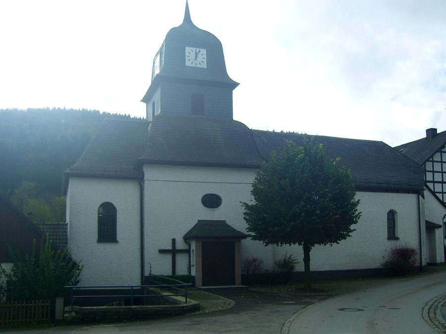 Exterior view of St. Antonius Church in Medebach-Titmarighausen