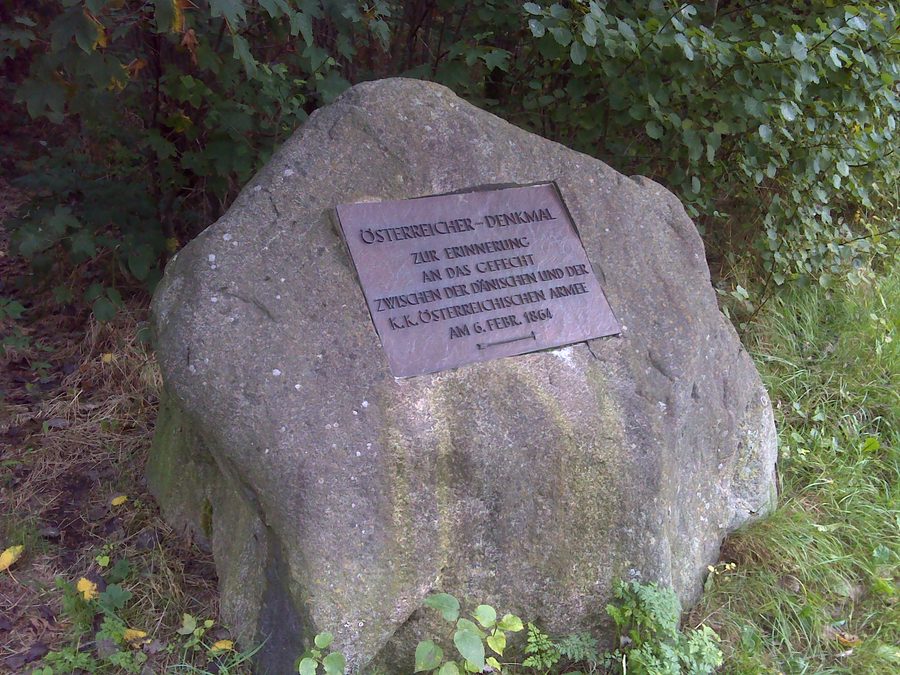 Guide stone to the Austrian Monument in Sankelmark