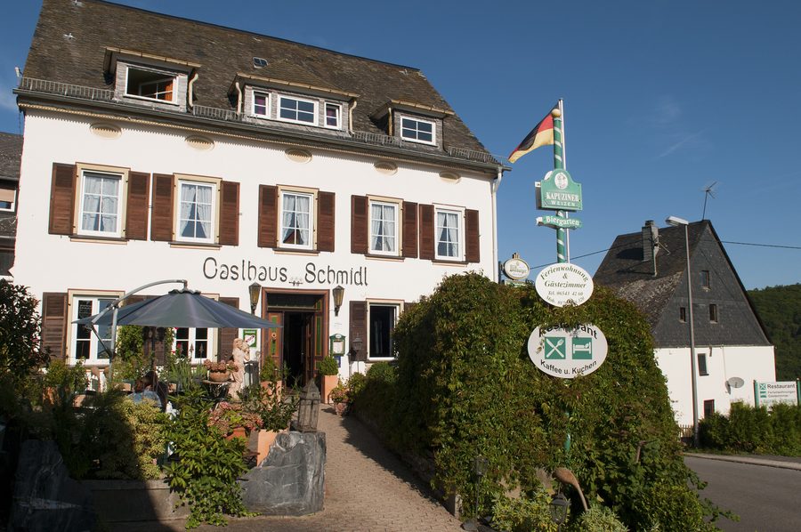 Historic country inn Schmidt in Altlay