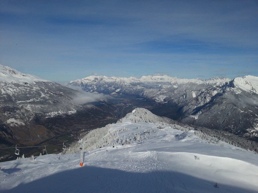 View from Furggabüel to the Five Villages with Zizers and Landquart in front of the mountain landscape of Graubünden