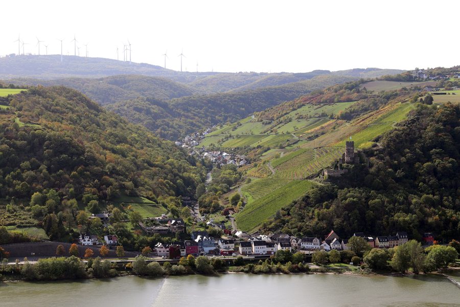 Oberdiebach and Rheindiebach with the Fürstenberg castle ruin