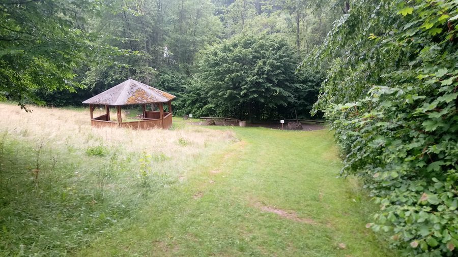 Barbecue area in the Marsbachtal recreation area at Beuchertsmühle in Walldürn