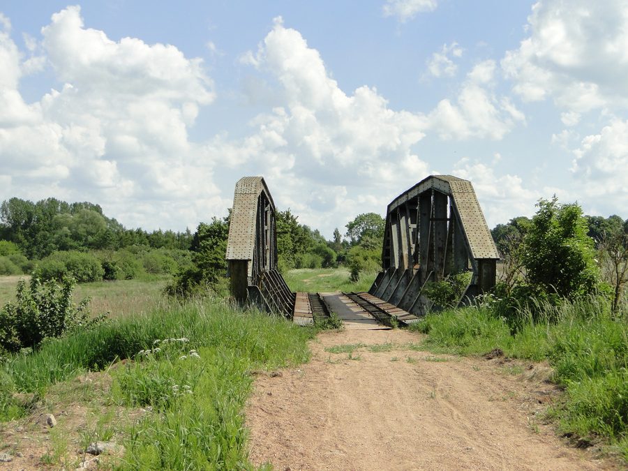 Railway bridge over the Trebel near Tribsees