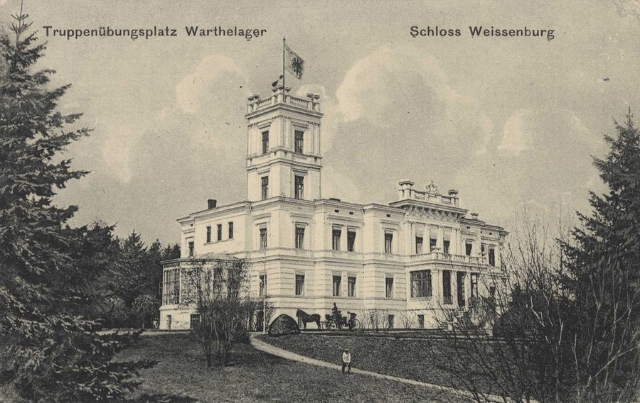Weissenburg Castle on the Warthelager training ground near Poznań in 1915