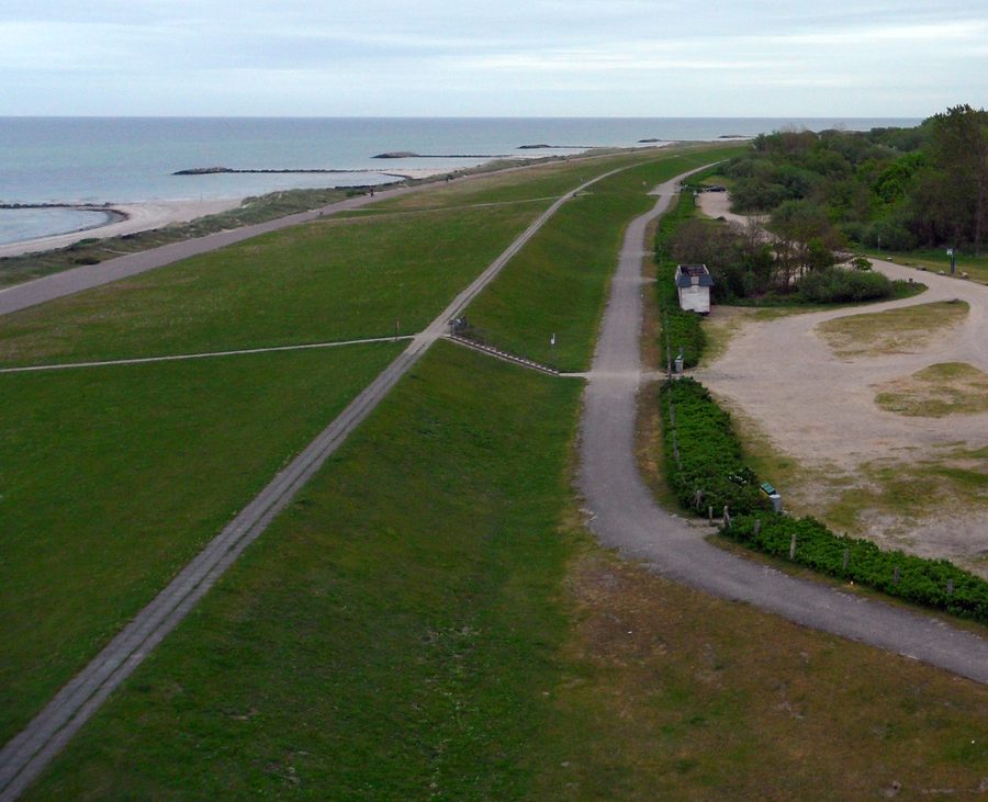 Beach and parking area at Heidkate on the Baltic Sea coast