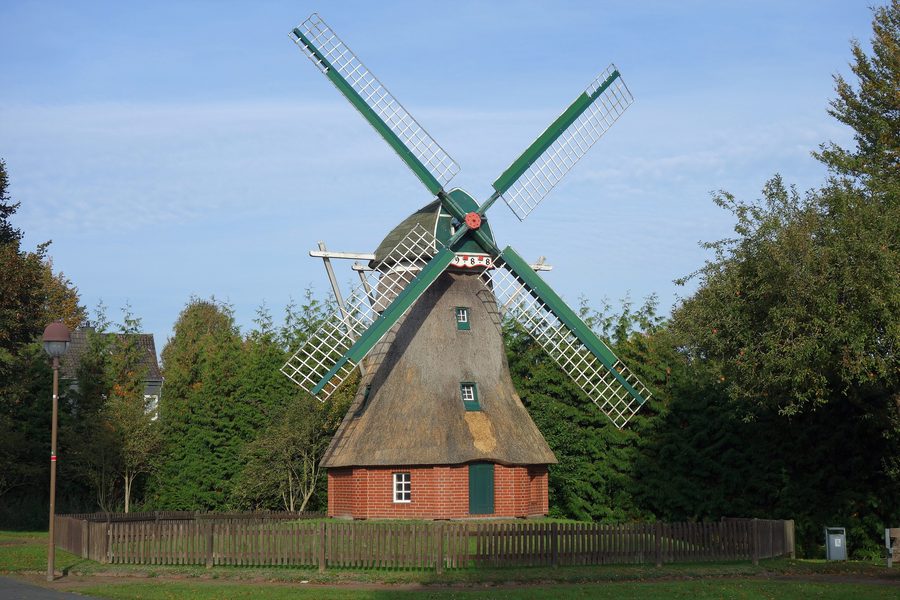 The Heidemühle at the entrance to the town of Schortens
