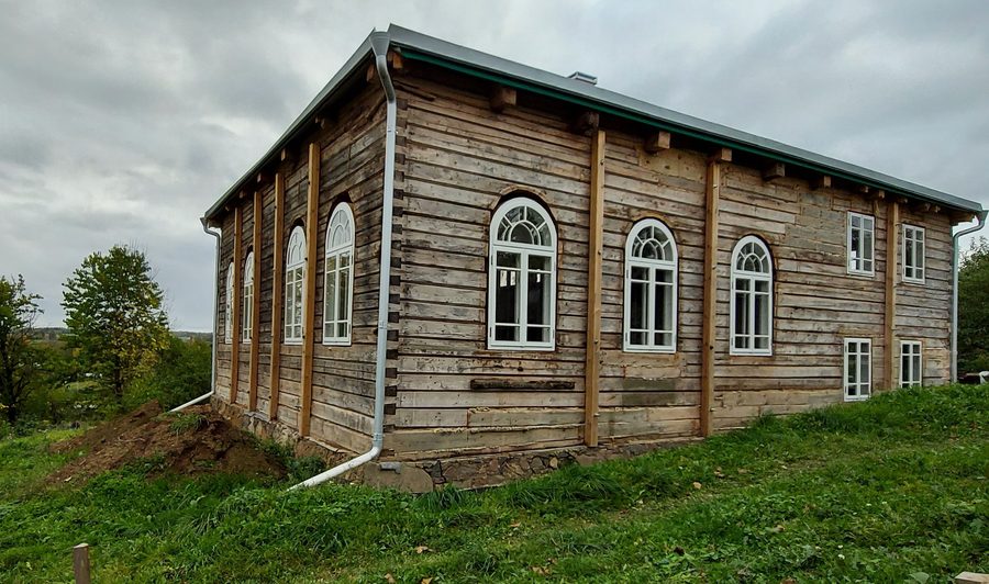 Exterior of Alanta's wooden synagogue in Lithuania