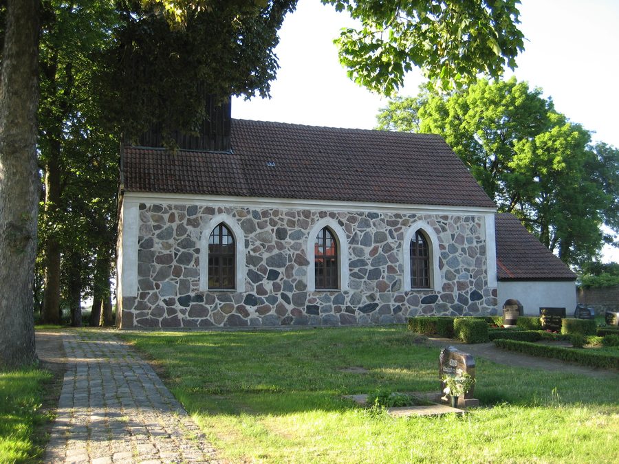 Fieldstone church in Polzow from the south