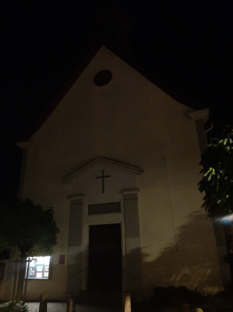 Protestant church in Undenheim at night