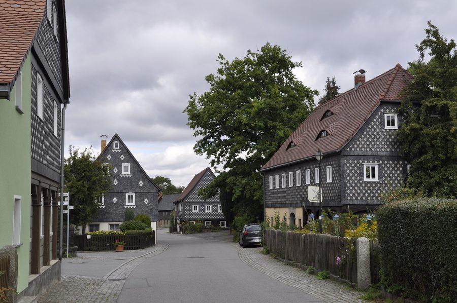 Umgebinde house on the main street of Obercunnersdorf in Saxony