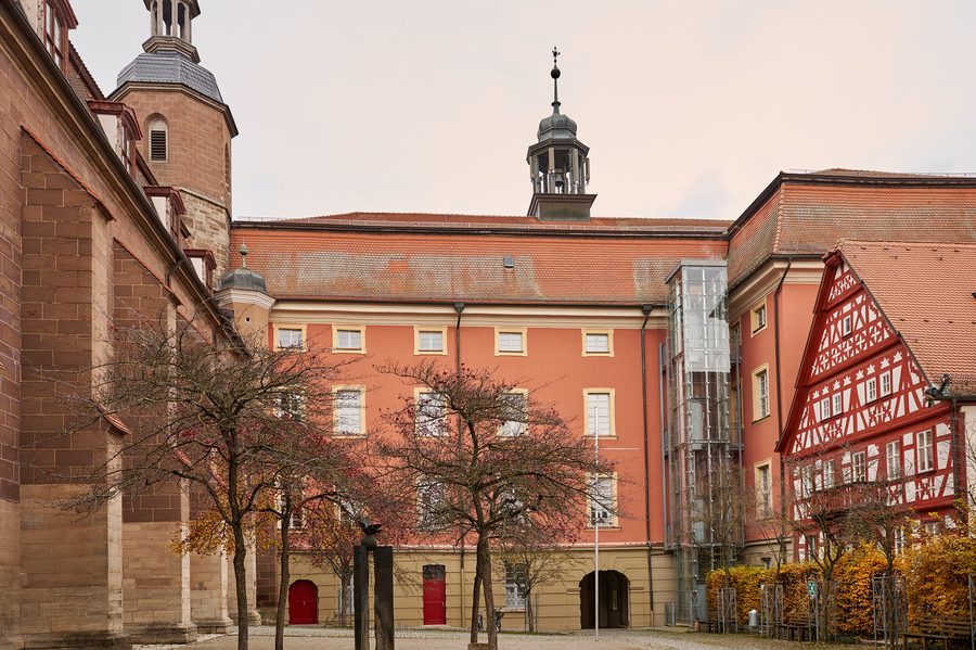 Dr.-Martin-Luther-Platz with St. Kilian's Church and the town hall in Bad Windsheim