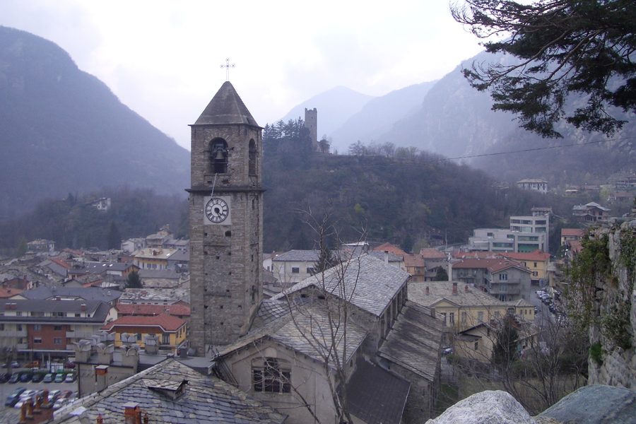 View of Pont Canavese from the hill with the Ferranda tower