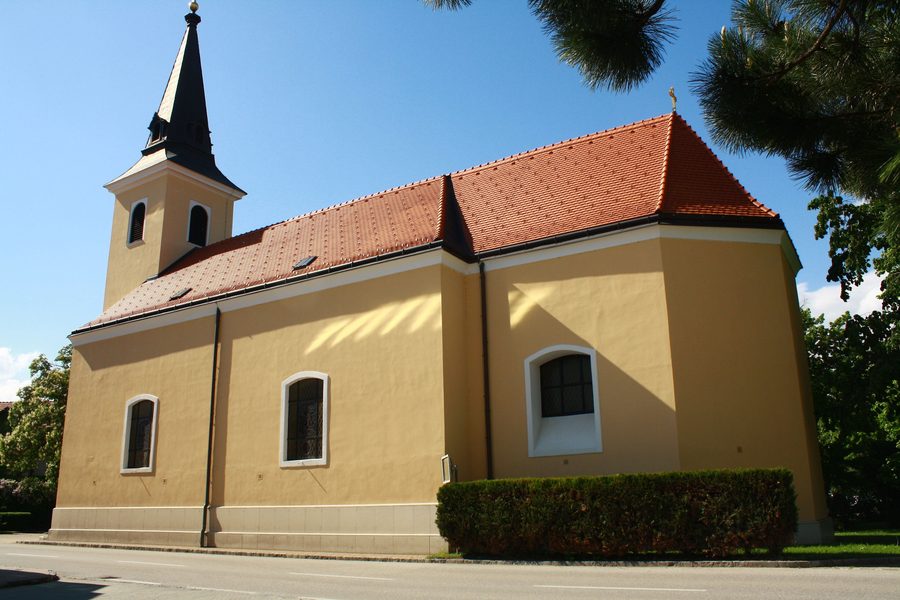 Church in Günselsdorf in Lower Austria