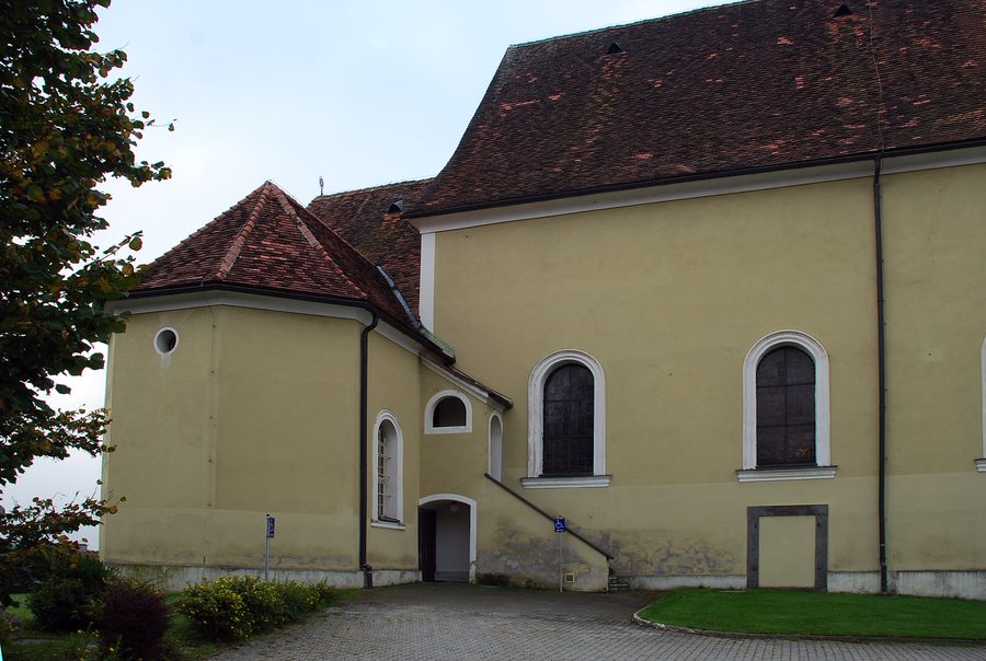 Parish church with Annakapelle in Preding