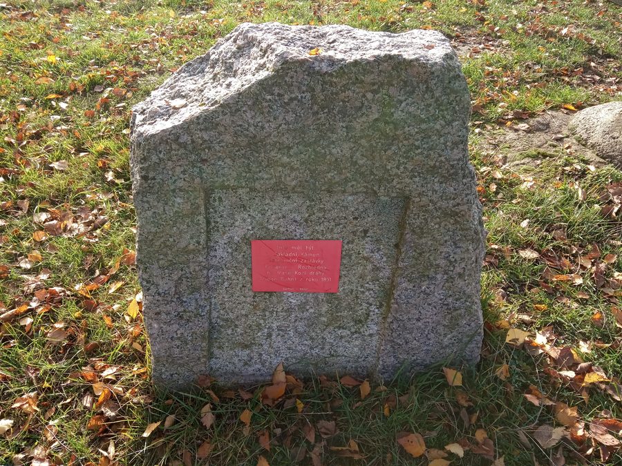 Kozákov with the foundation stone of the Kozà dráha