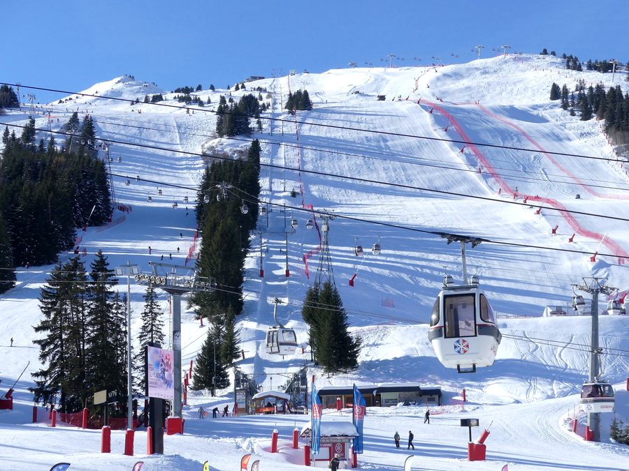 Ski slopes on the Loze side, seen from Courchevel 1850 in Savoie
