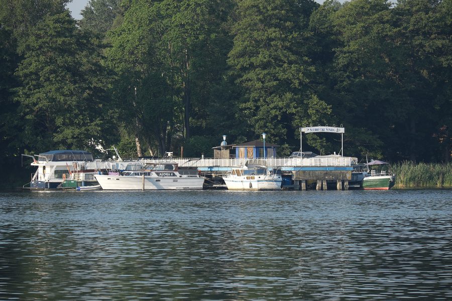 Jetty on the shore of Lake Krüpelsee in Senzig