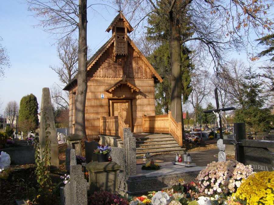 Historic chapel in the cemetery in Jedlicze, dated 1865