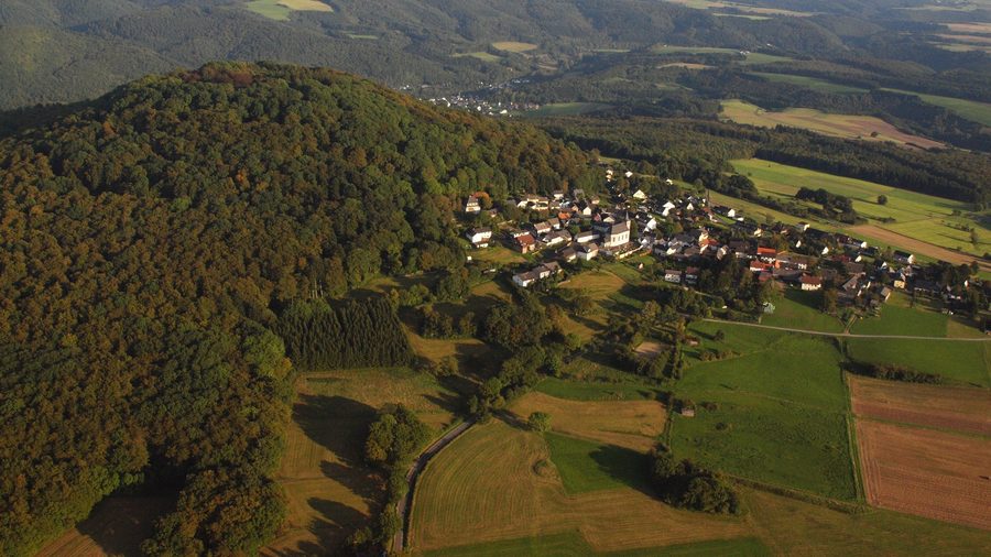 Aerial view of Aremberg and the village of the same name in the Eifel