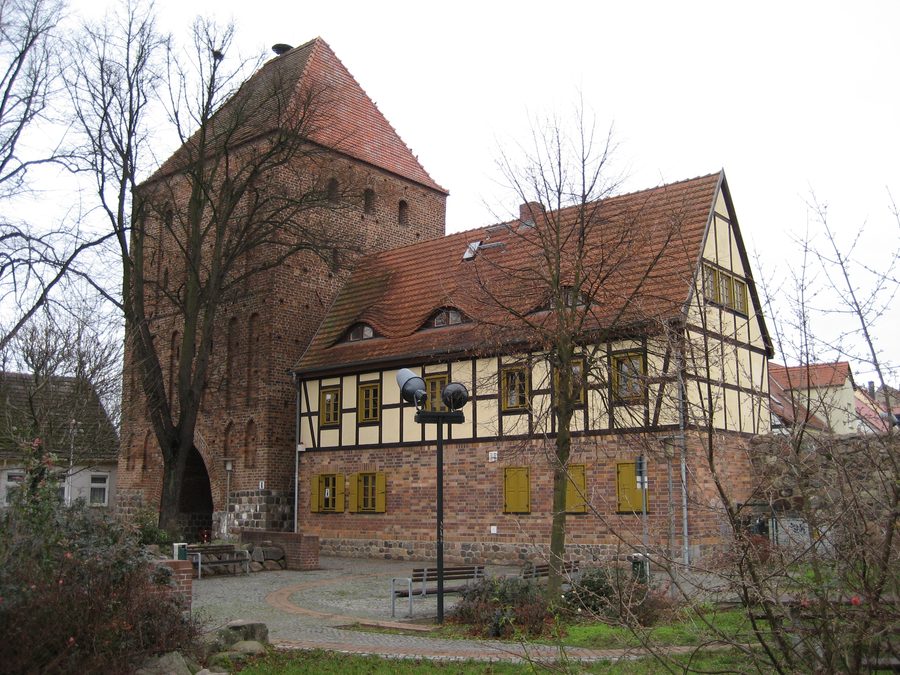 Prenzlauer Tor and side building of the town museum in Pasewalk