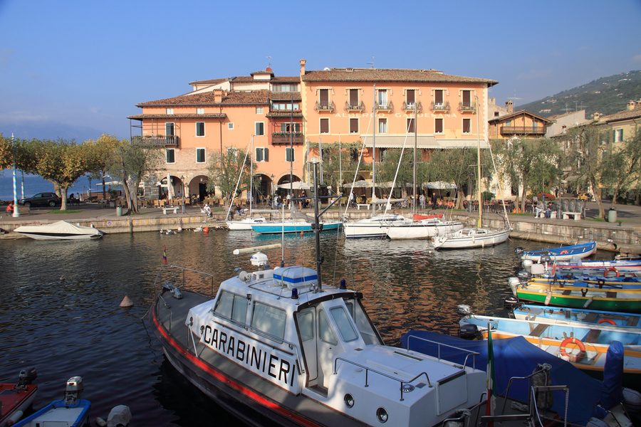 The harbor in the center of Torri del Benaco.