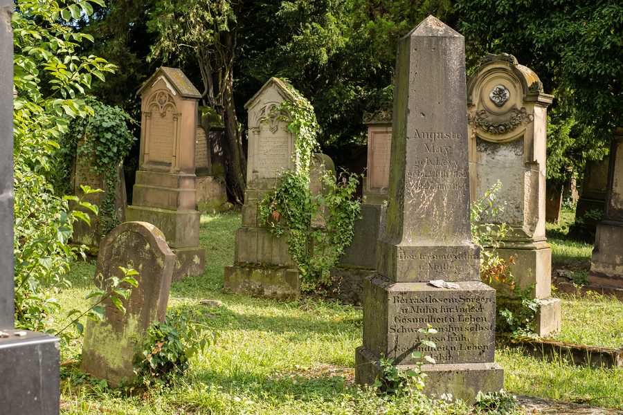 Jewish cemetery Heiliger Sand in Worms