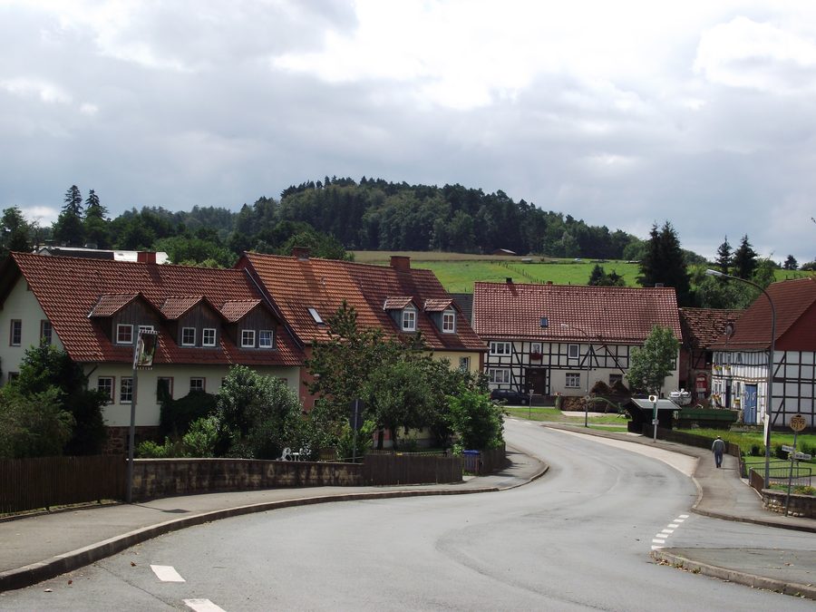 Road through Dehringhausen in the direction of Freienhagen