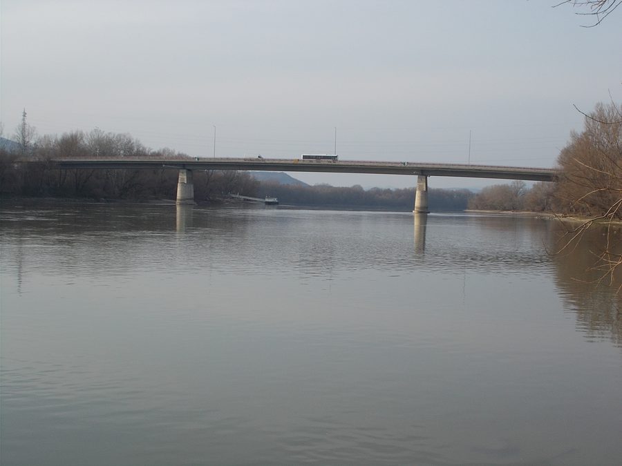 Tildy Bridge over the Danube near Tahitótfalu with a bus heading toward the Szentendrei-sziget