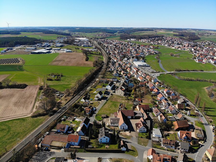 Aerial view of Siegelsdorf in the municipality of Veitsbronn with settlement and landscape