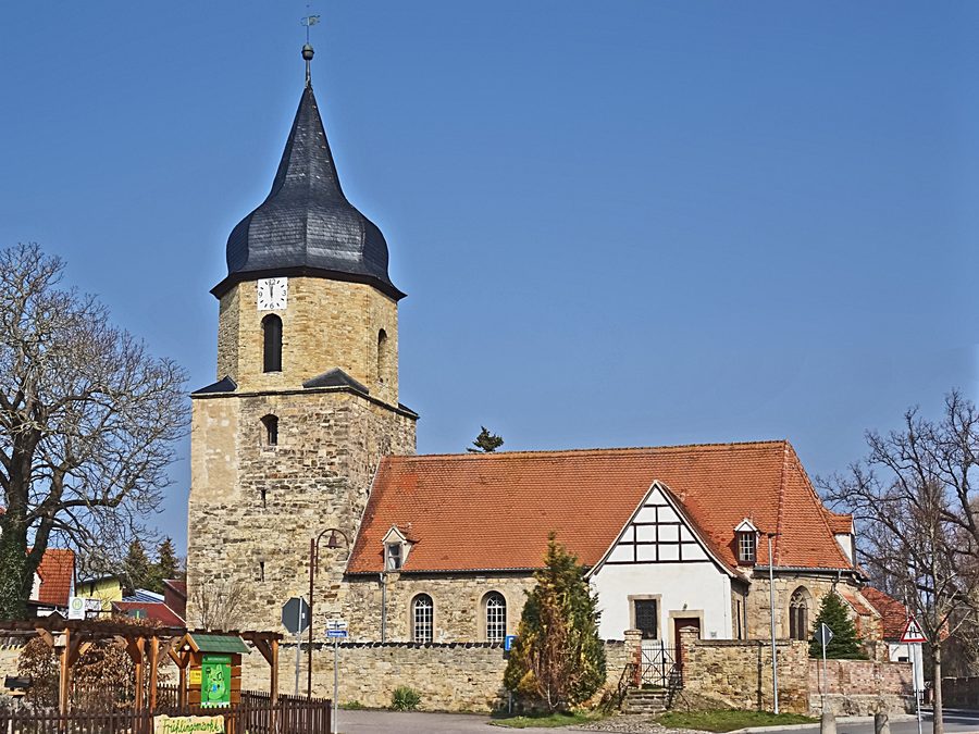 Village church of St. Benedict in Schochwitz from the south