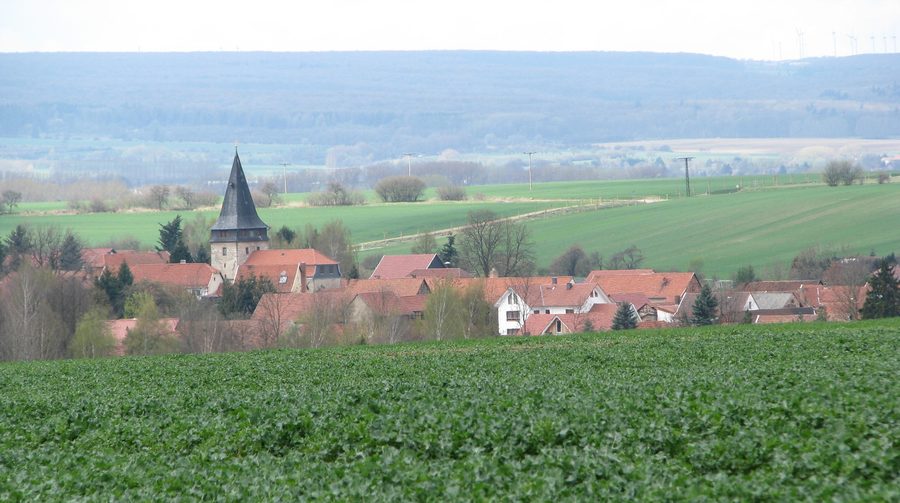 View of Flarchheim from the southeast with the tower of St. Andrew's Church