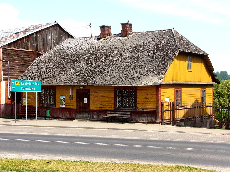 Wooden house at Rynek 35 in WÄ…wolnica