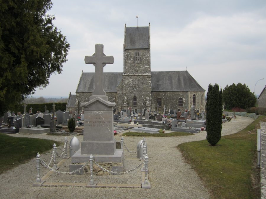 Exterior view of the parish church of Saint-Martin in Monthuchon