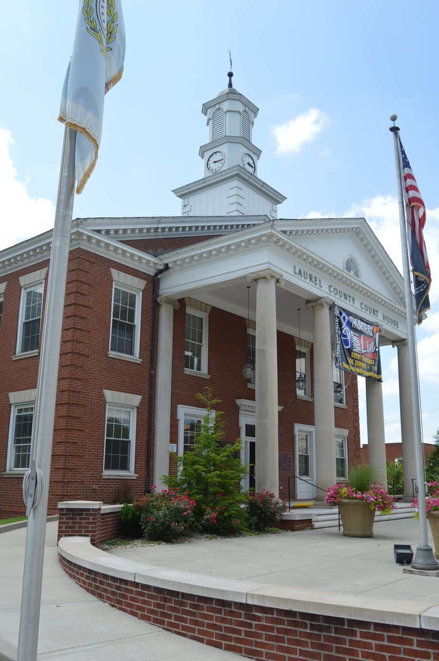 Laurel County Courthouse in downtown London, Kentucky