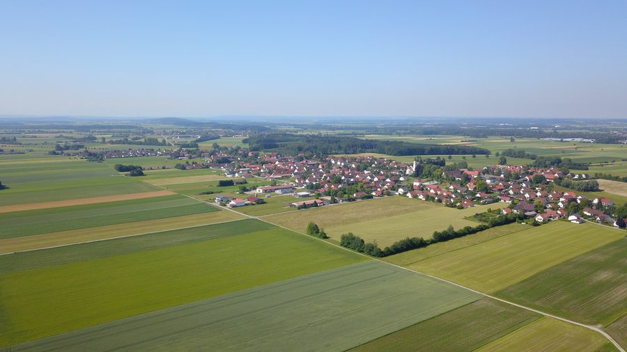 View of Lamerdingen and Kleinkitzighofen in the rural surroundings of the Unterallgäu