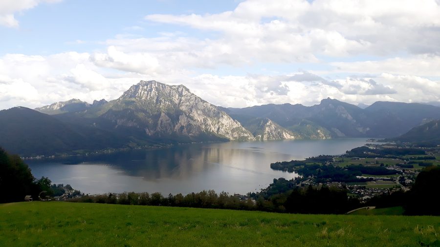 View across Lake Traunsee to the Traunstein in the Salzkammergut.