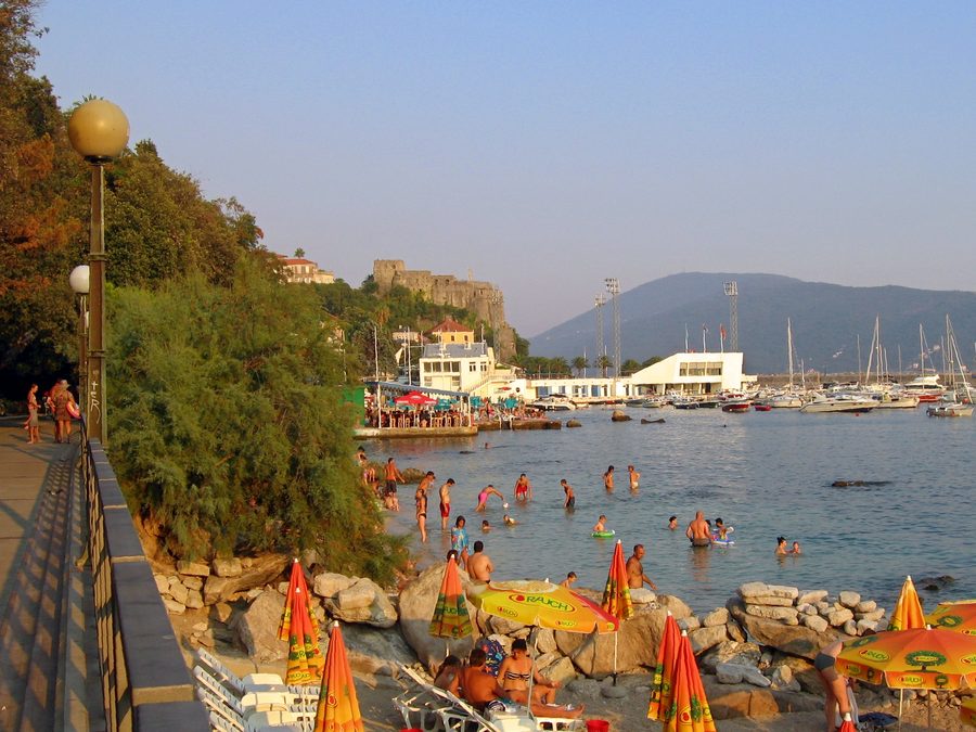 Pet Danica promenade by the sea in Herceg Novi