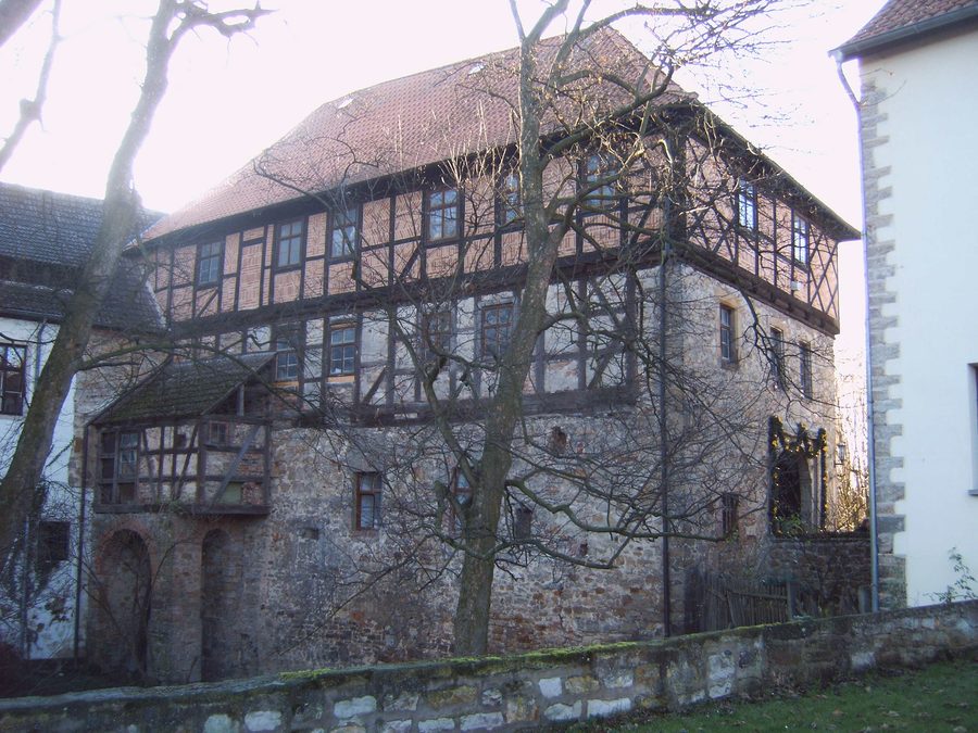 Ummendorf Castle with gatehouse from the north side