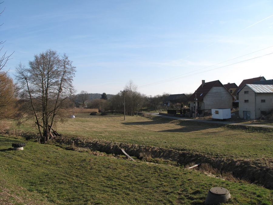 The Malá Mohelka flows through Všelibice in the Liberec district.
