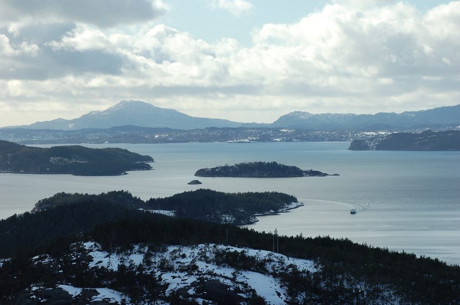 Fjord landscape in Sunnhordland seen from Sunde, with Stord in the background and parts of Huglo and Halsnøy.