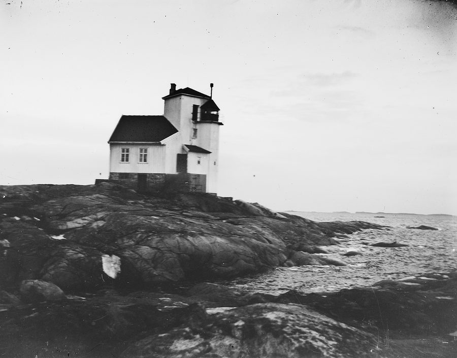 Coastal landscape at Børøyholmen on Hitra with lighthouse