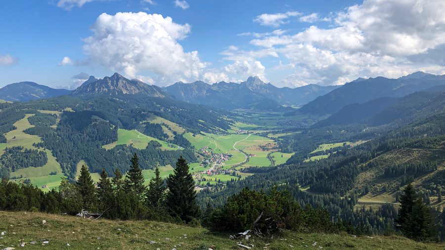 View of Zöblen in the Tannheimer Tal from Wannenjoch