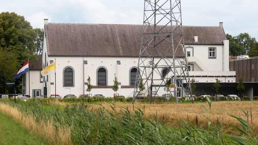 Building at the Hoofdweg in Rilland