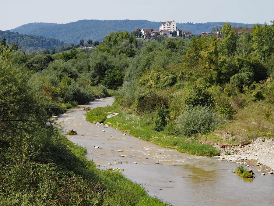 Schloss Wildegg in the landscape near Möriken-Othmarsingen in the canton of Aargau