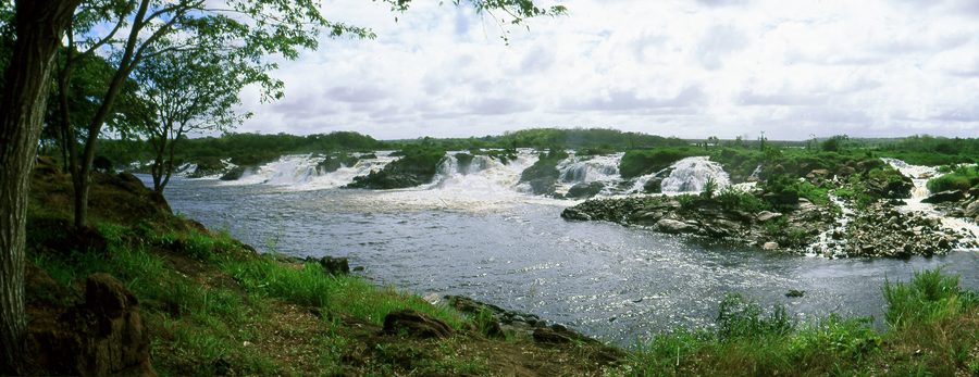 Cachamay Falls on the RÃo Caronà in Ciudad Guayana, BolÃvar, Venezuela