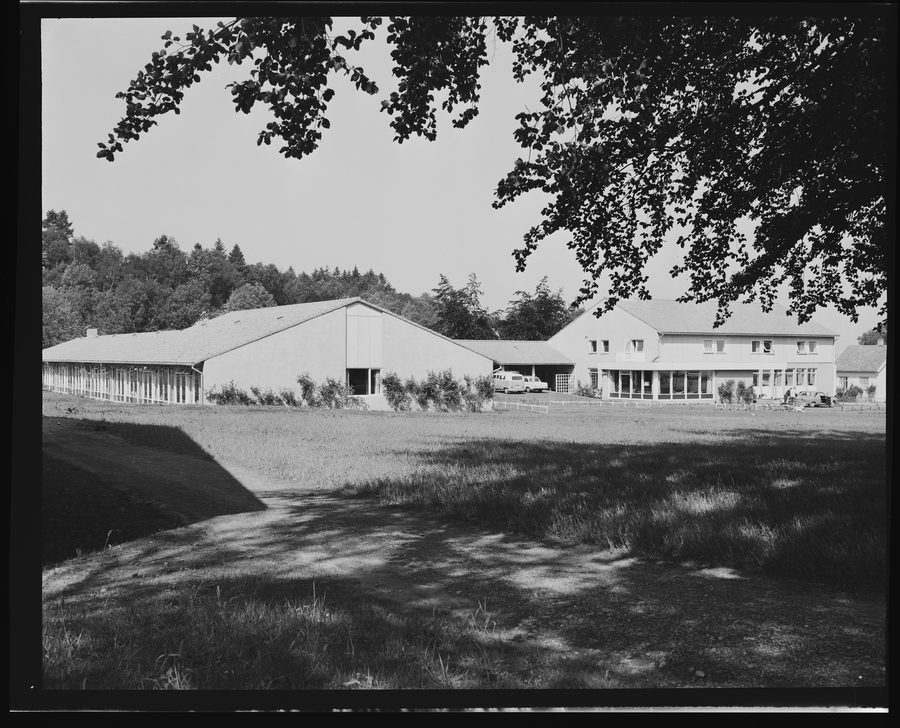 Historic hotel building in Skånevik