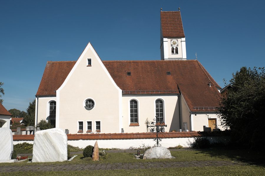 Catholic parish church of St. Benedict in Untermühlhausen in the district of Landsberg am Lech