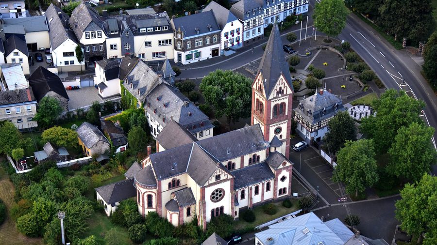 Aerial view of St. Martin in Bassenheim