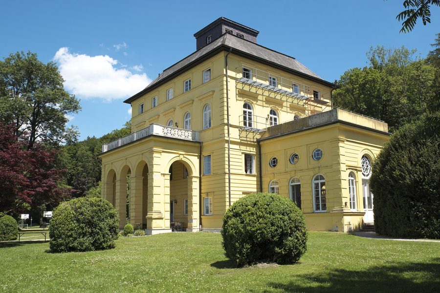 Allmannshausen Castle in Allmannshausen, a district of Berg in the Starnberg district